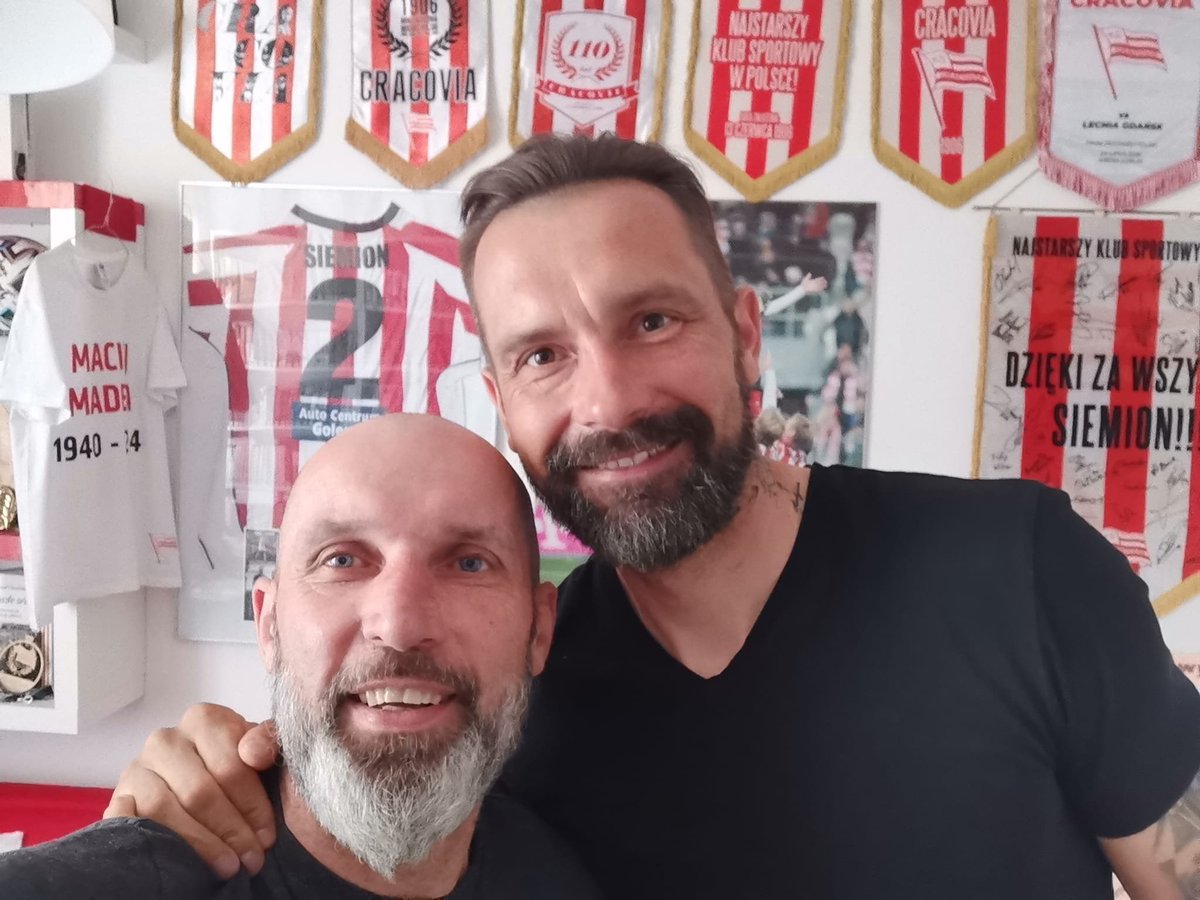 pasiaste's tweet photo. Koszulka Mistrzów Polski walczących dzisiaj w meczu pucharowym‼️💙🤍
Prezent dla Pasiastych Marzeń od Maciej Palczewski z autografami piłkarzy @LechPoznan ‼️💪🔥
Licytacja kończy się 13.07.22 godz. 19.06
Cel: OldSchool "Diorama"
Link do licytacji: https://t.co/Wl0V1FuJm3 https://t.co/NA6Z0VFOUm