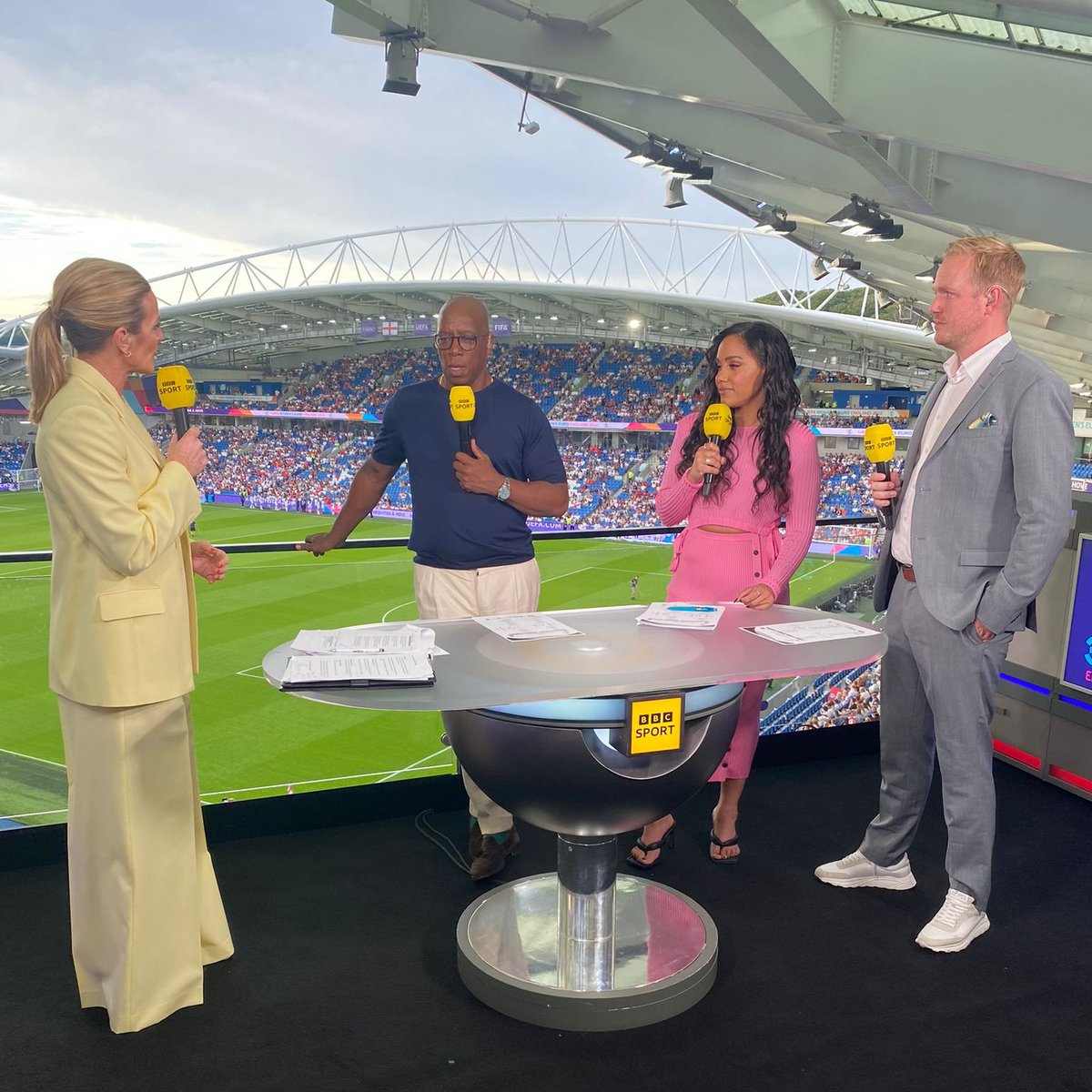 WeAreWhisperTV's tweet photo. A brilliant 4M of you tuned in to @BBCOne last night to watch the @Lionesses win against Norway 8-0.
Today, it's Denmark v Finland and Germany v Spain on @BBCTwo
#WEuro2022 #MakeItHappen #WomenInSport https://t.co/2ePjgjHHlS