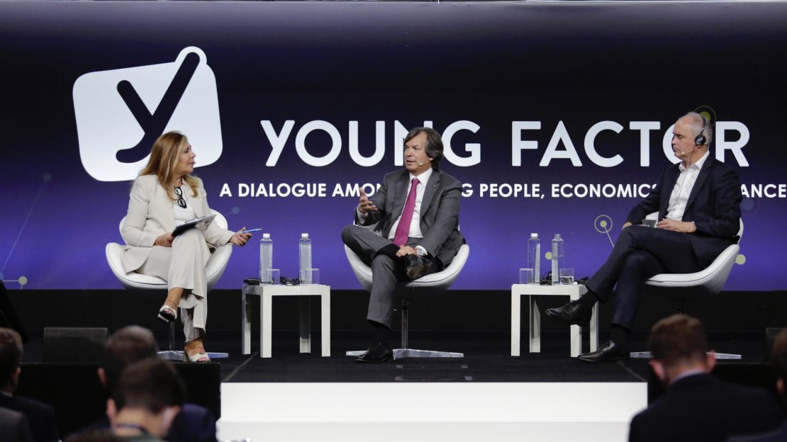 intesasanpaolo's tweet photo. Educazione finanziaria, giovani ed Europa al centro del dibattito. #YoungFactor l’evento, di cui Intesa Sanpaolo è Partner Unico, è stato promosso dall’ @opge. All'incontro hanno partecipato il Ceo Carlo Messina e il Presidente Gian Maria Gros-Pietro.
📹 https://t.co/Wg4JkxbY9F https://t.co/G8BA0sdAts