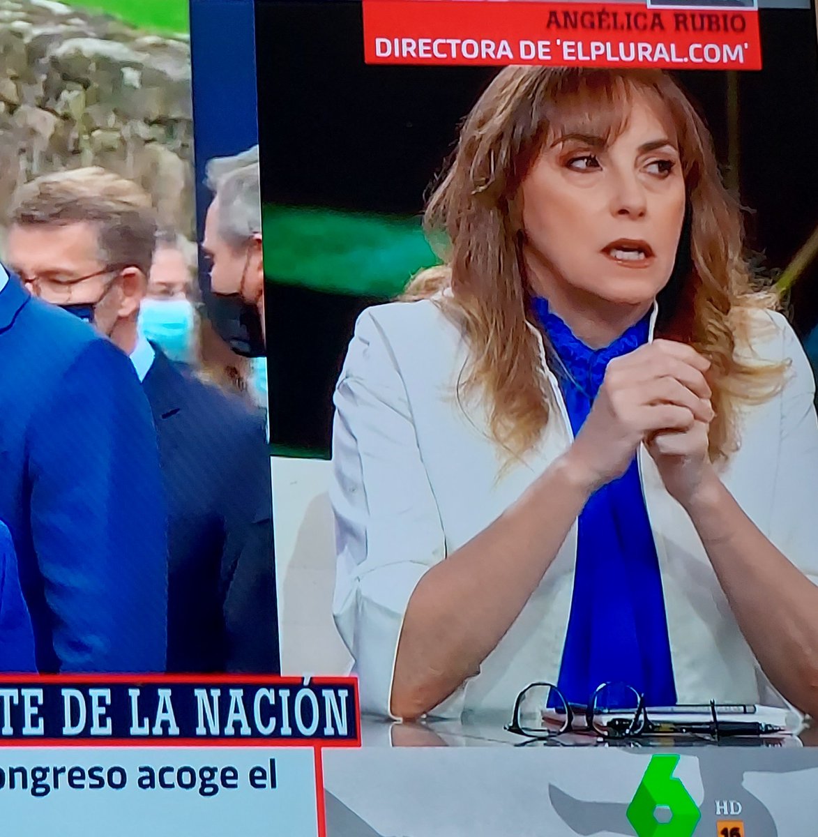 dsegoviaatienza's tweet photo. Ahí está Angélica Rubio por segundo día consecutivo, es su premio por la vergüenza ajena que hizo pasar ayer subiéndose en la mesa para defender a Ferreras y Ana Pastor, casi se sube🤣🤣. Fijaos el careto que trae hoy la de @El_Plural. 
#FerrerasEsCloacaPura https://t.co/ar5PVJkJZk