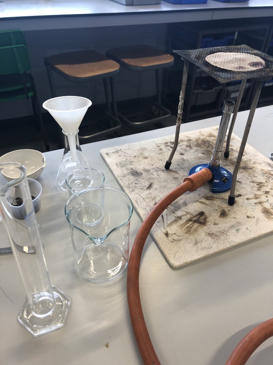 ASPartnerships's tweet photo. Students are enjoying a range of required practicals at our workshops today. #stem #sciencepracticals #@AbSciPart @FitzharrysS @JohnMasonSchoo1 @larkmeadschool https://t.co/ghBV4Bmdfe
