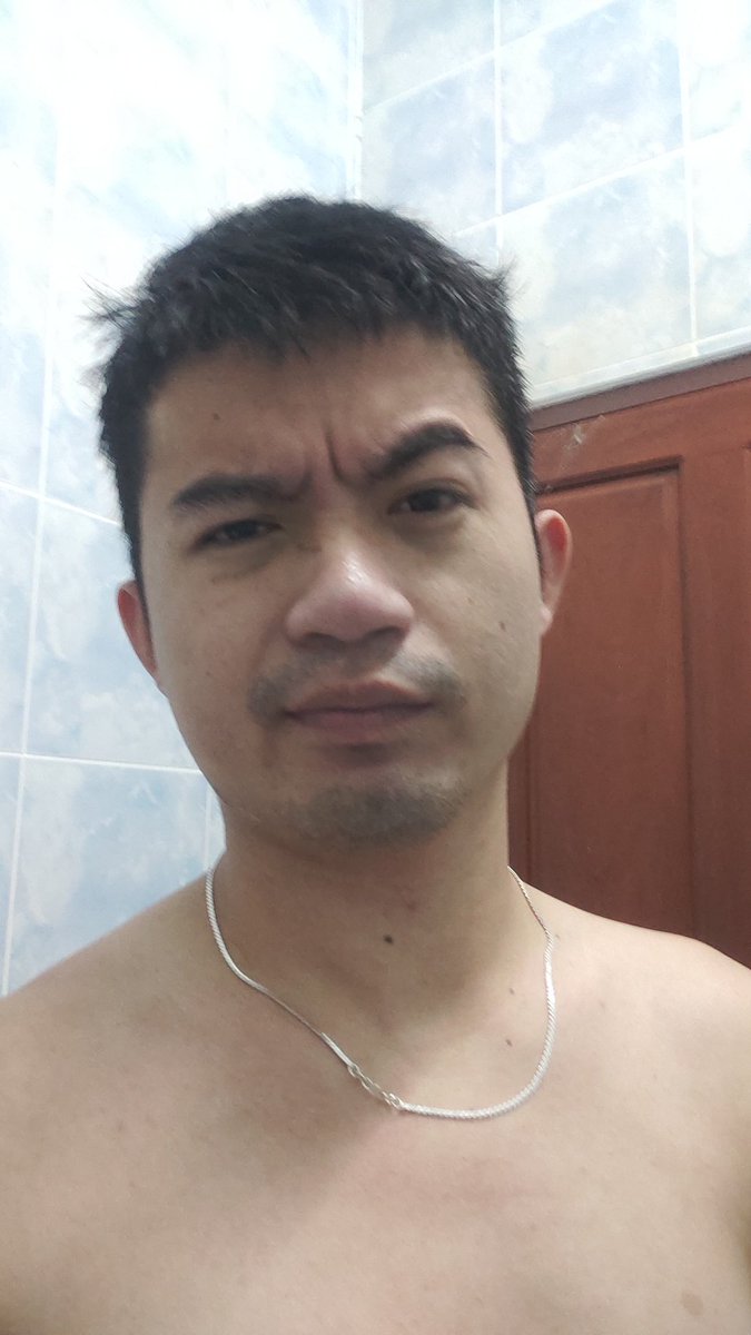 ລົມຫຼາຍຄົນມັນເມື່ອຍ ລົມຂ້ອຍຄົນດຽວກະຍັງເມື່ອຍລະ
