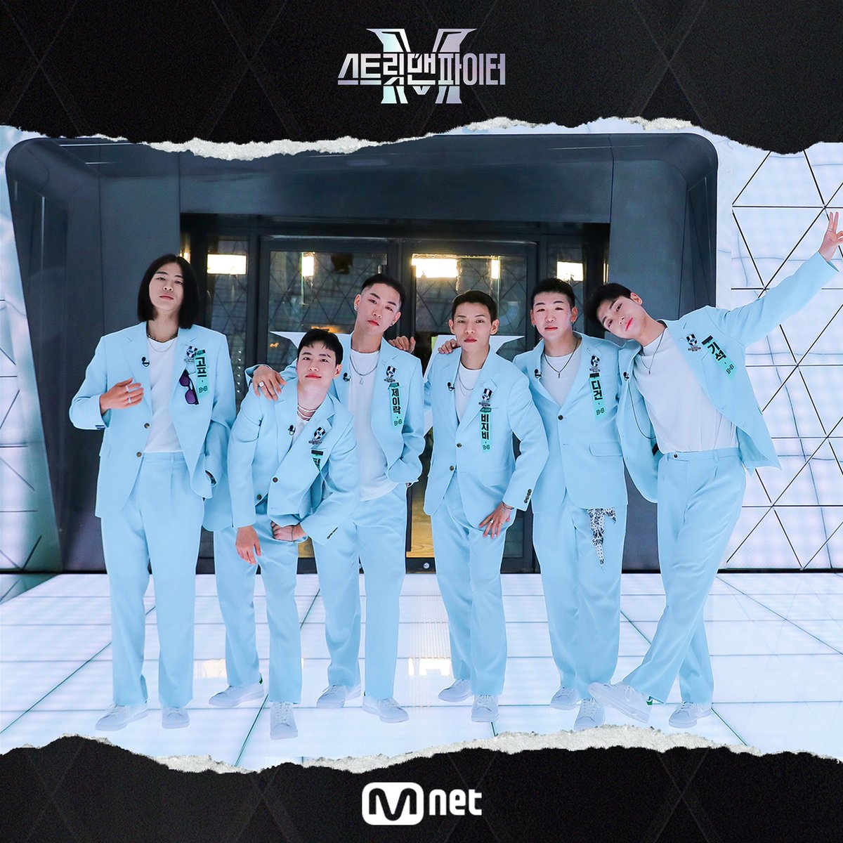 MnetKR's tweet photo. [스맨파] 크루 소개 | 뱅크투브라더스(BANKTWOBROTHERS)

BORN TO BE HIP!
#Banktwobrothers

몸으로 증명하는 남자들의 춤 싸움 <스트릿 맨 파이터>
8월 COMING SOON

#스트릿맨파이터 #StreetManFighter #스맨파 #SMF #비더스맨파 #BetheSMF #뱅크투브라더스 #choreography #choreo #엠넷 #Mnet https://t.co/YuMMz6QABt