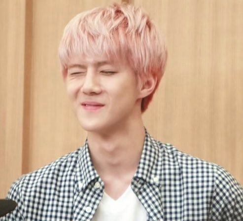 Hunni19940412's tweet photo. STOP NORMALIZING MISTREATMENT❗️ #SEHUN_DESERVES_BETTER #SM_TreatSehunBetter #SEHUN @SMTOWNGLOBAL @weareoneEXO https://t.co/HDX2oBzy1e