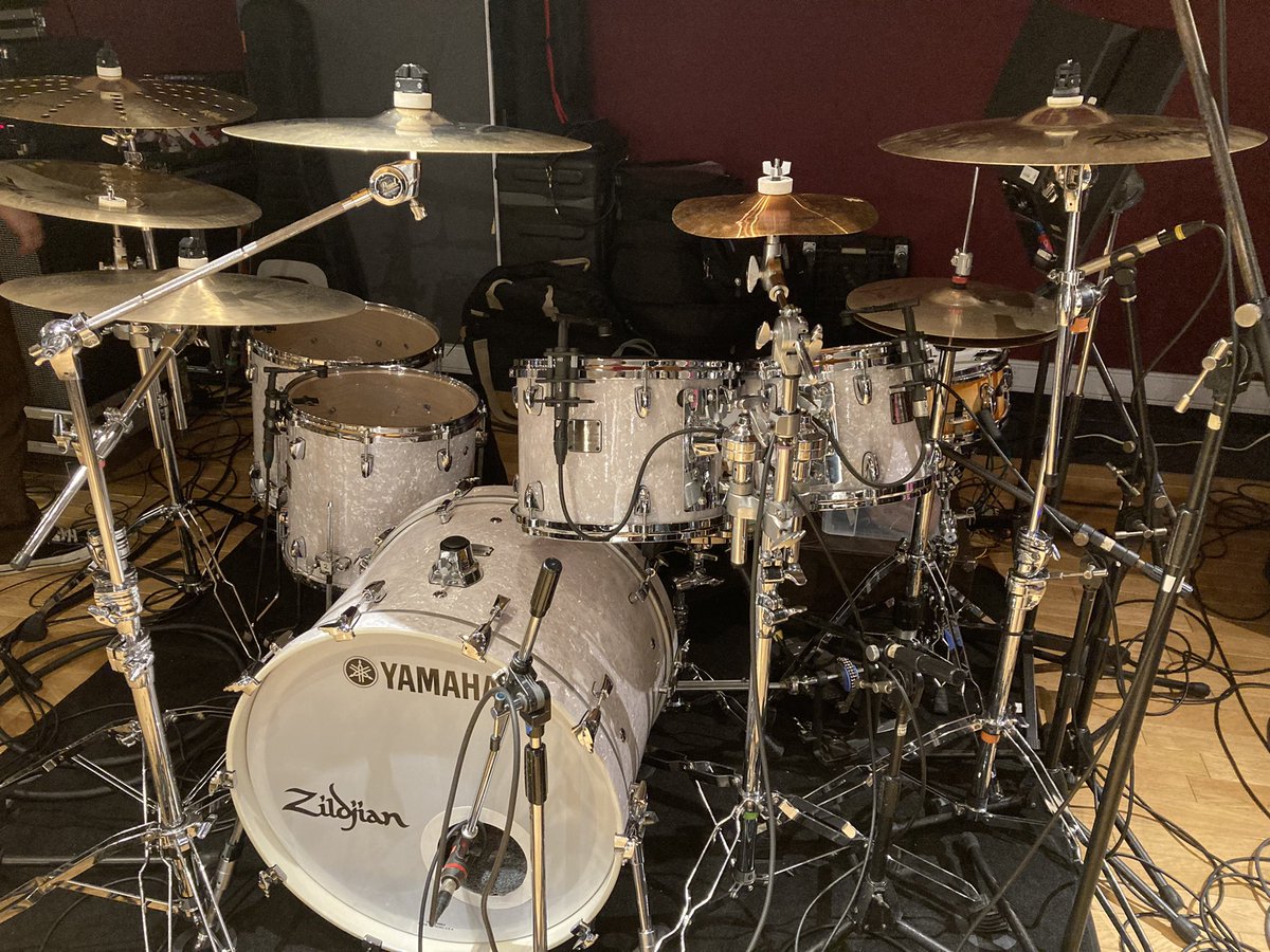 uzupong7's tweet photo. ちょっと久しぶりの白セットでのリハーサル!
#Yamaha
#AbsoluteHybridMaple
#BirchCustomAbsolute https://t.co/oRJr6IgBoh