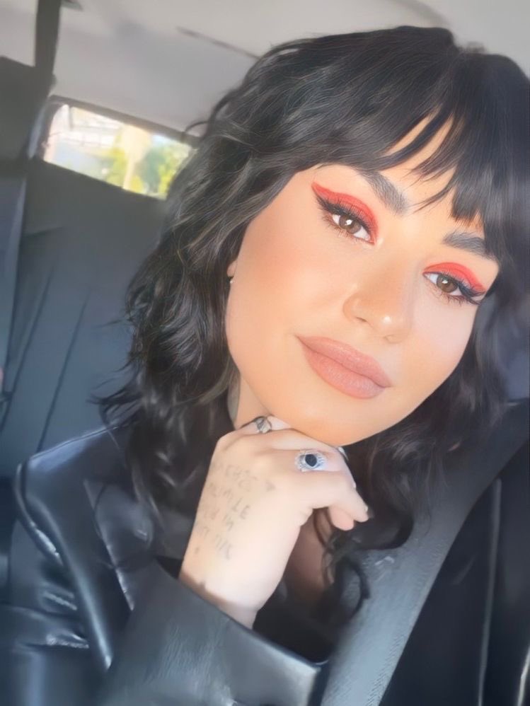 ddlovato_Py's tweet photo. Lo que se viene con #holyfvck 🔥
#DemiLovato https://t.co/bkhvBVP2C6