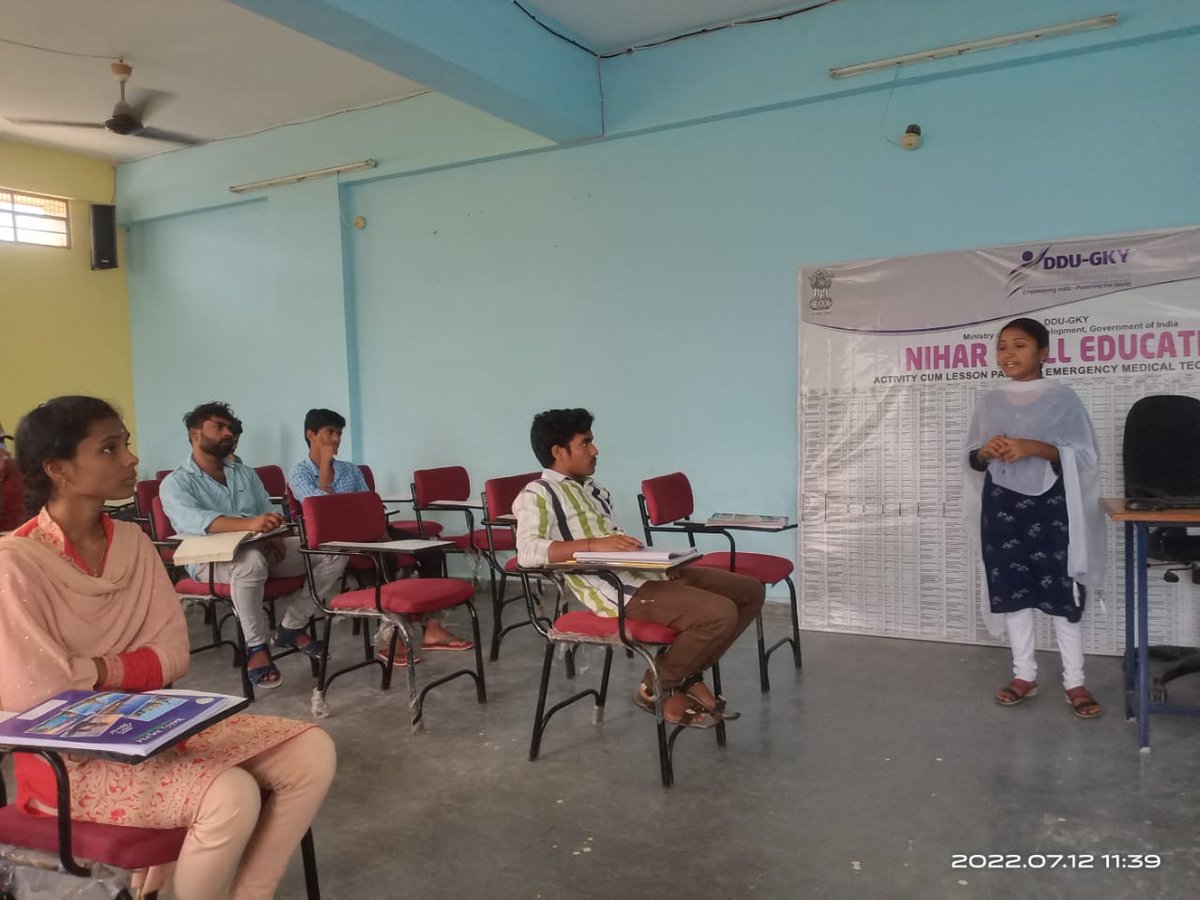 MultiNihar's tweet photo. Power Point Presentations by EMT STUDENTS https://t.co/bjerhwFIO5