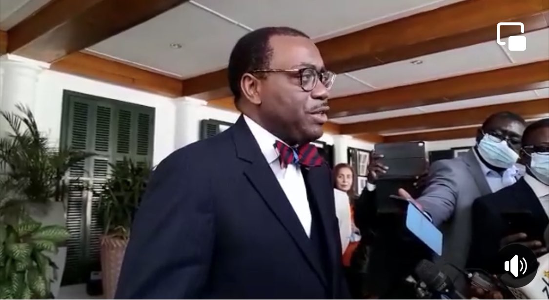AfDB_Group's tweet photo. .@akin_adesina has accepted President @edmnangagwa’s invitation to him to champion the debt arrears clearance of #Zimbabwe. See video footage of Dr Adesina’s remarks to the media after his meeting with the President this a.m. Courtesy @ZBCNewsonline.
https://t.co/HiHiuuCYYq https://t.co/Rk5Dygpdf7