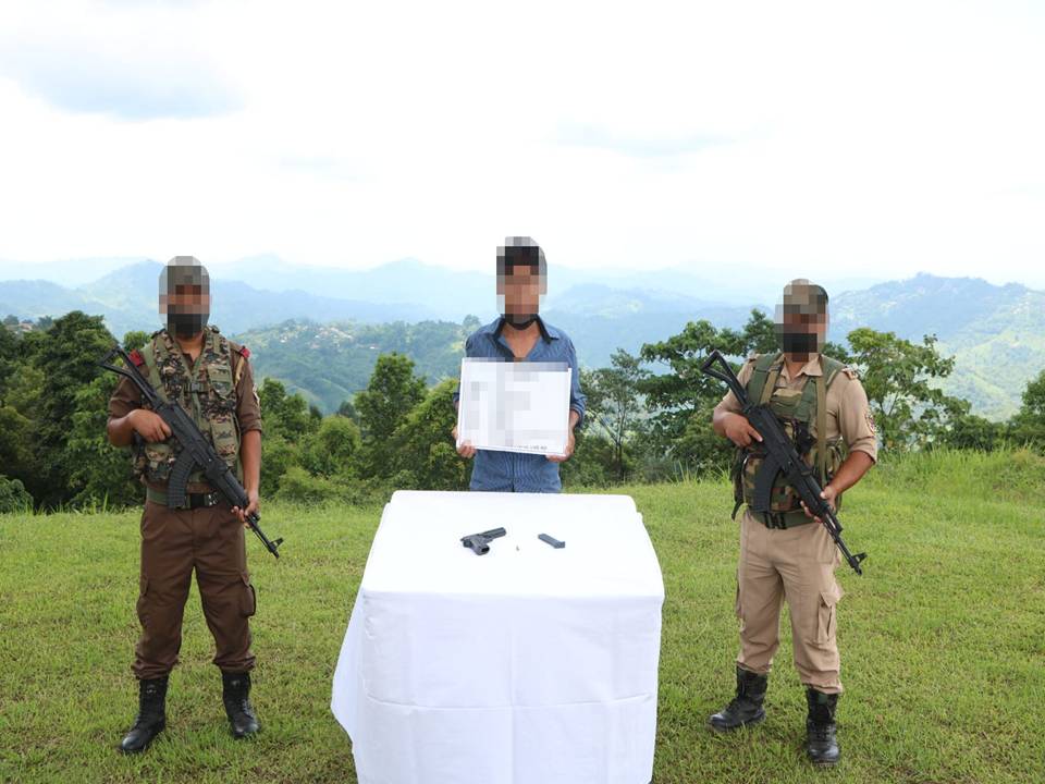 Spearcorps's tweet photo. #NEOps
#Khonsa Battalion of #IGARNorth @SpearCorps convinced one active cadre of #ENNG to surrender with weapon and ammunition at #Khonsa, #Tirap, Arunachal Pradesh on 11 July 22. Cadre with recoveries handed over to Police.
@adgpi
@EasternComd
@official_dgar https://t.co/CXBPioU2h2