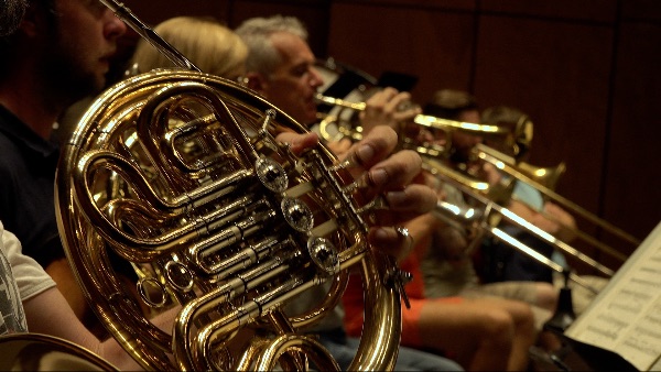 Projecteur TV tweet media