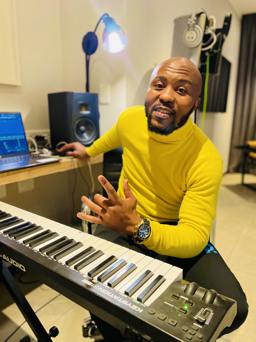 Nhlonipholihle tweet media