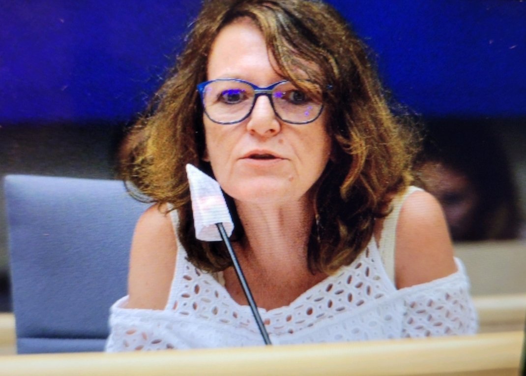 Gometmedia's tweet photo. La présidente du projet #Piicto (Fos-sur-Mer) Corinne Ramonbordes annonce que l'association à répondu à l'appel à projets Zibac (zone industrielle bas carbone) lancé par l'@ademe pour accompagner les sites industriels dans leur transition écologique et énergétique 🌱 https://t.co/M2esIqQRwA