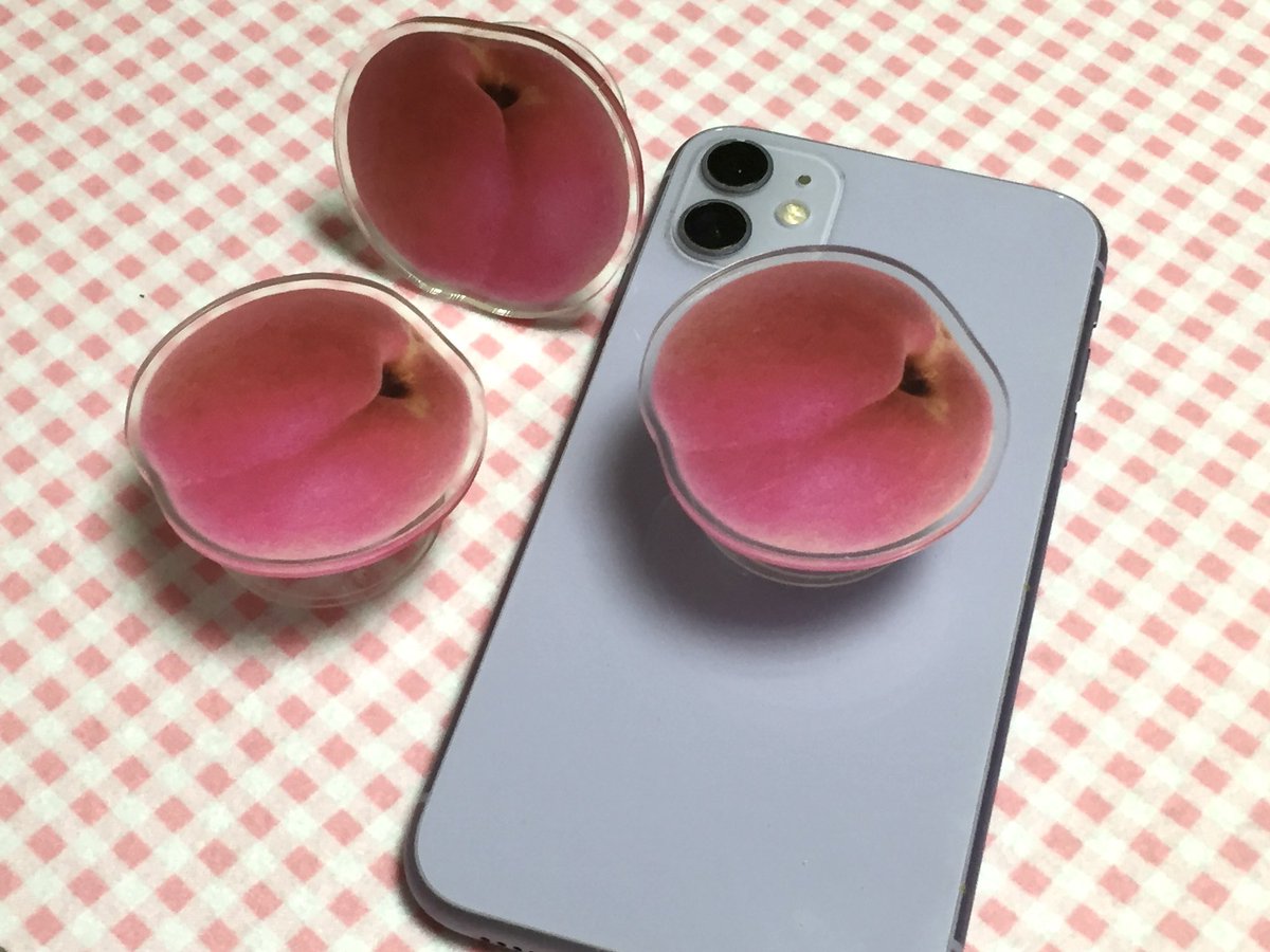 복숭아의 계절 기념으로 🍑🤘🎸
#rt + #follow 추첨 한 분께 
제가 제작한 숭아숭아 복숭아 그립톡을 보내드립니다 🫶