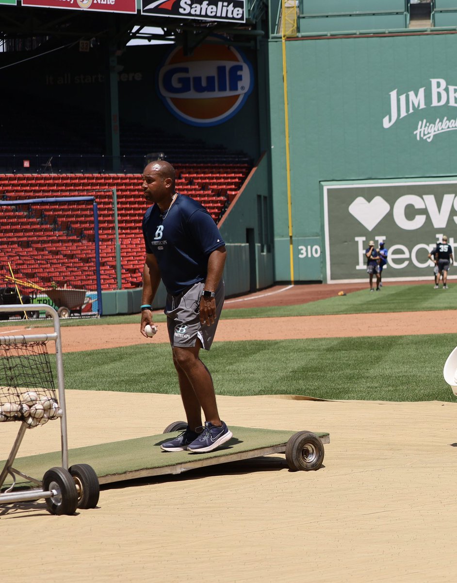 lratchford3's tweet image. Happy @fenwaypark Day #ccbl #codball #RidetheWave