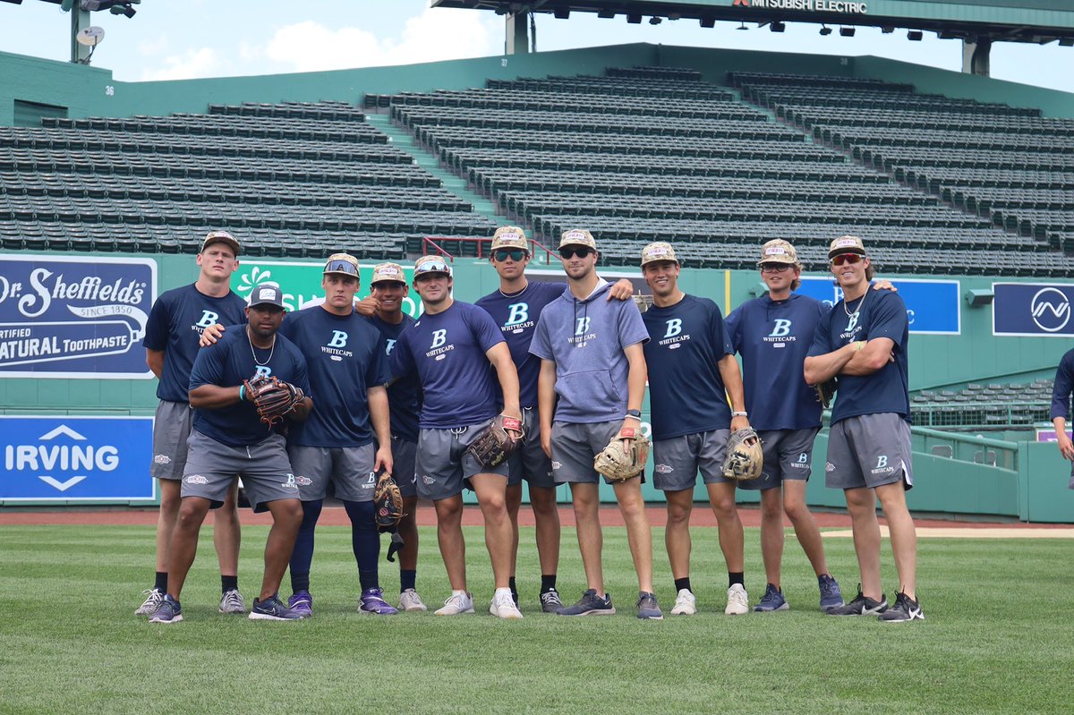 lratchford3's tweet image. Happy @fenwaypark Day #ccbl #codball #RidetheWave
