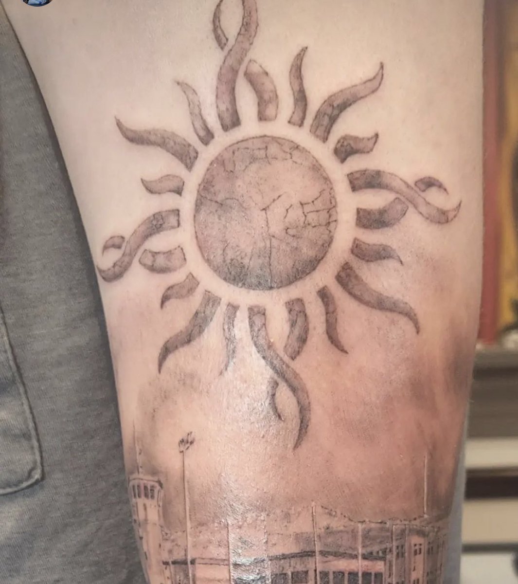 Edwardwade8431's tweet photo. @godsmack and @SullyErna this one is for you guys. Thank you for everything you’ve done for me, especially in my darkest moments in my life, your music has lifted me up in many ways and I will forever be your most loyal and biggest fan. I’m alive and still kickin’ 🤘🏻 https://t.co/epMLid0B6j