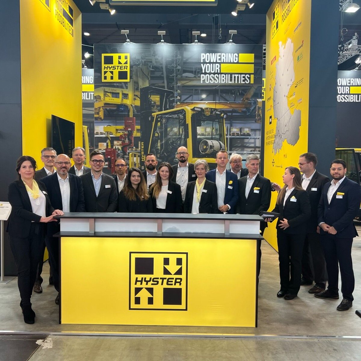 MolokiniUK's tweet image. Striking #design is part of our DNA! And the June return of shows like @RailLive, @hillheadshow, @IATA and #Logimat2022 gave us the opportunity to support our clients with some fresh designs.