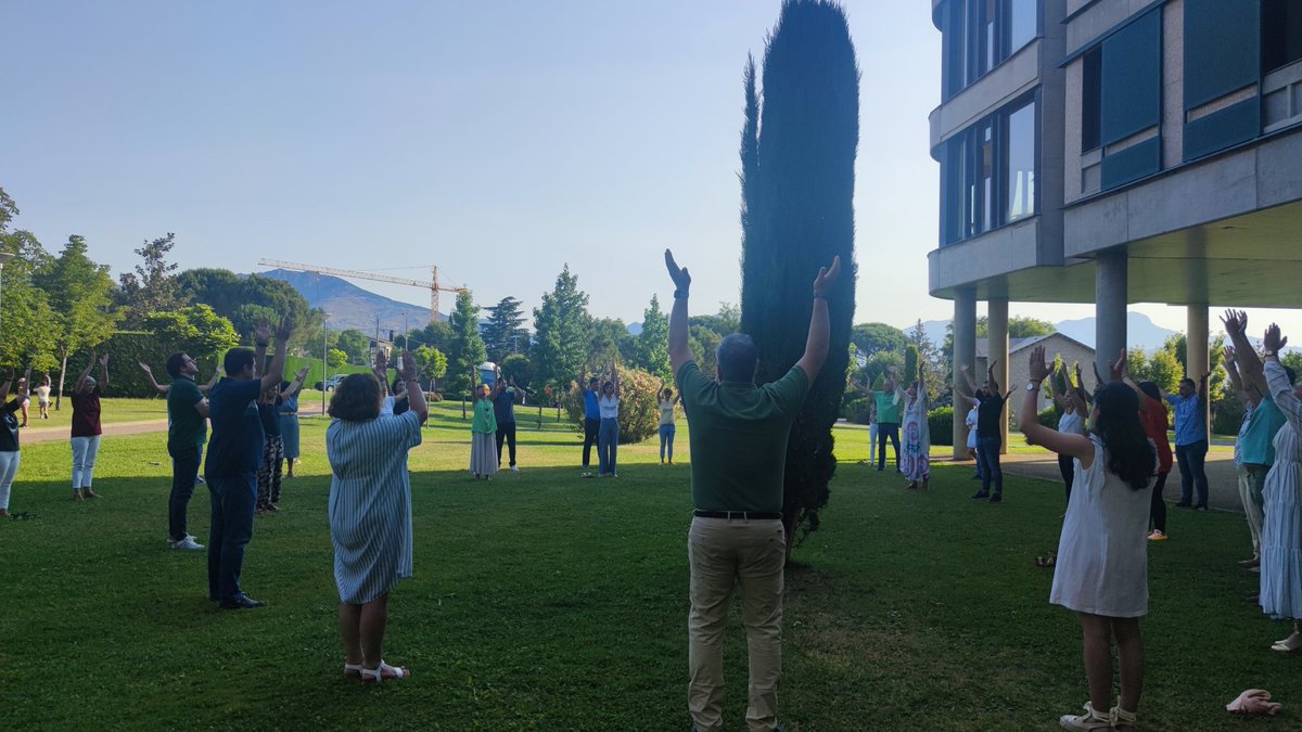 feye_enred's tweet photo. Continuamos nuestro #XIIEncuentrodeDirectivos de los #colegiosFEyE dando gracias por todo cuánto Él nos ha dado y está por darnos. Hoy trabajamos en torno a nuestras tres competencias, las cuales, nos sostienen y encaminan en el #ProyectoFEyE.
#Levántate #SerParaLosDemas https://t.co/ok9Rq1Jy9c
