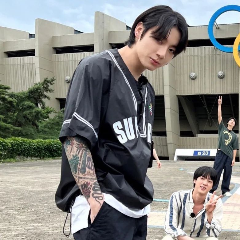 calvinkjk's tweet photo. HES BEEN LOOKING LIKE THIS https://t.co/0CYJ1EO1eT
