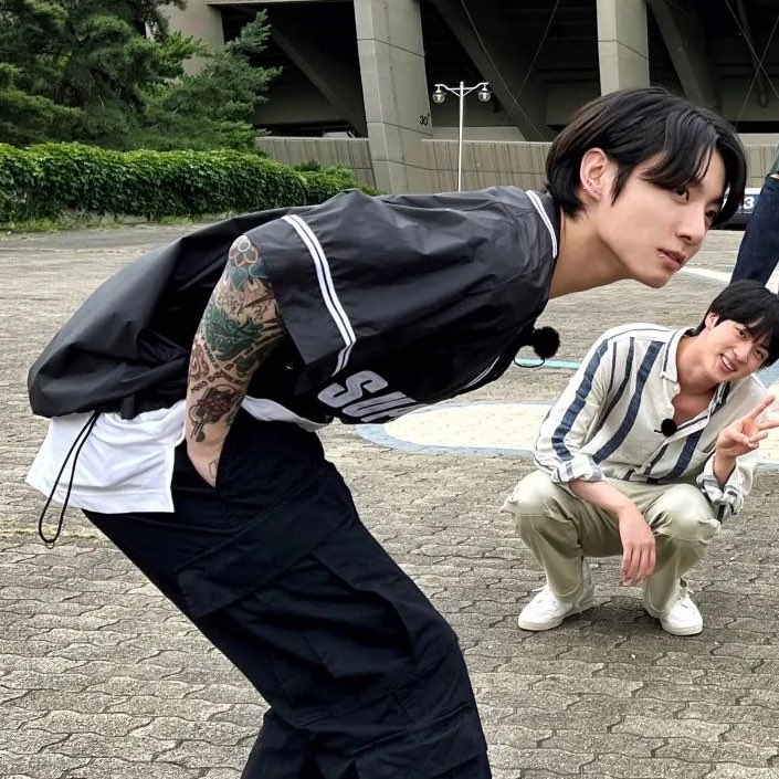 calvinkjk's tweet photo. HES BEEN LOOKING LIKE THIS https://t.co/0CYJ1EO1eT