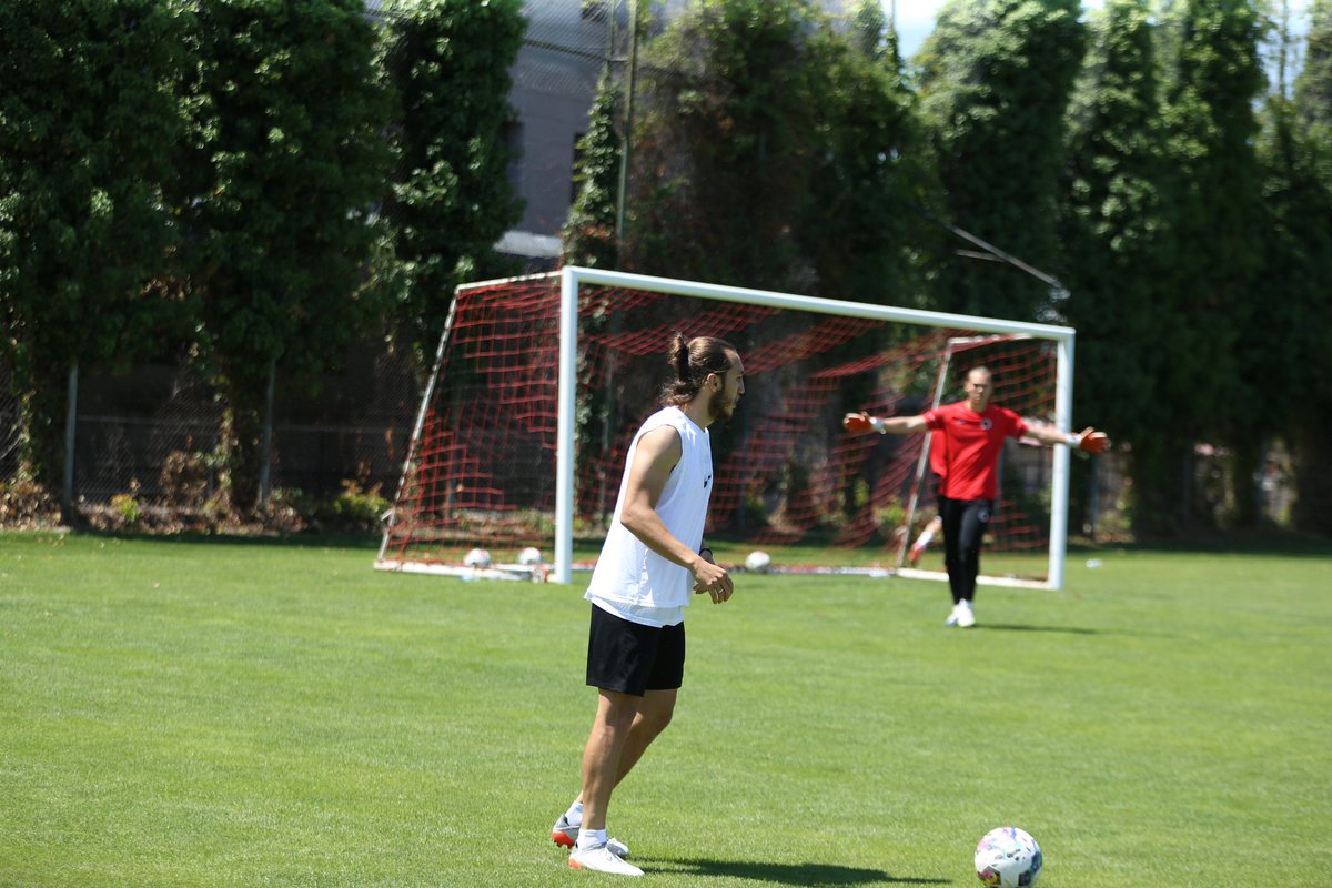 Gençlerbirliği SK (@kirmizikara) on Twitter photo 