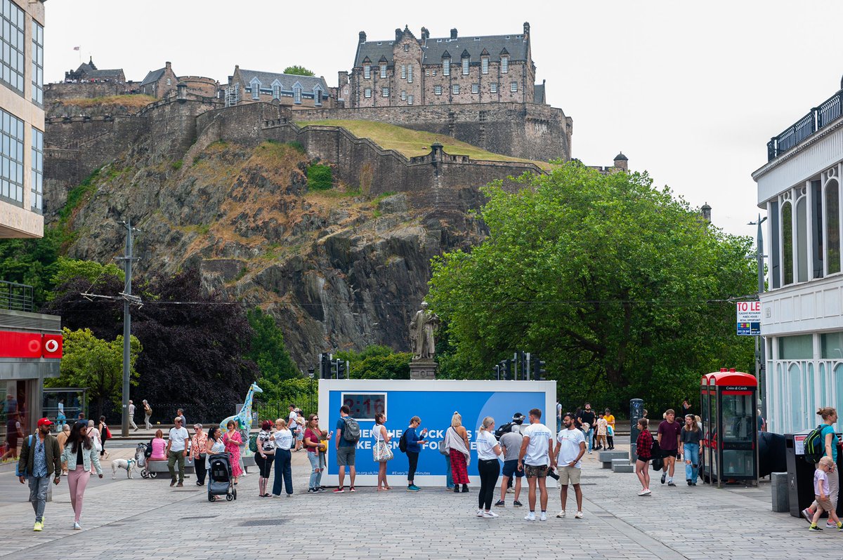 smiletrainuk's tweet photo. More free smiles on Castle Street, Edinburgh this morning! Come and say hi and pick up a free gift ❤️ #EveryThreeMinutes #Cleft22 https://t.co/7g6rK5eC5O