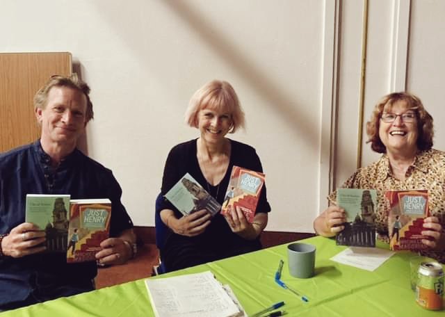 The winners of our #Portsmouth quiz night, posing with their prizes! A big thank you to everyone who came along - it was a lovely night. 😊