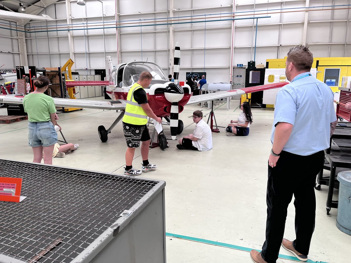 Teamwork and communication with <a href="/CAVC/">Cardiff and Vale College | Coleg Caerdydd a’r Fro</a> changing tyres on a Bulldog #lifeskills #flourishinginlife # STEM