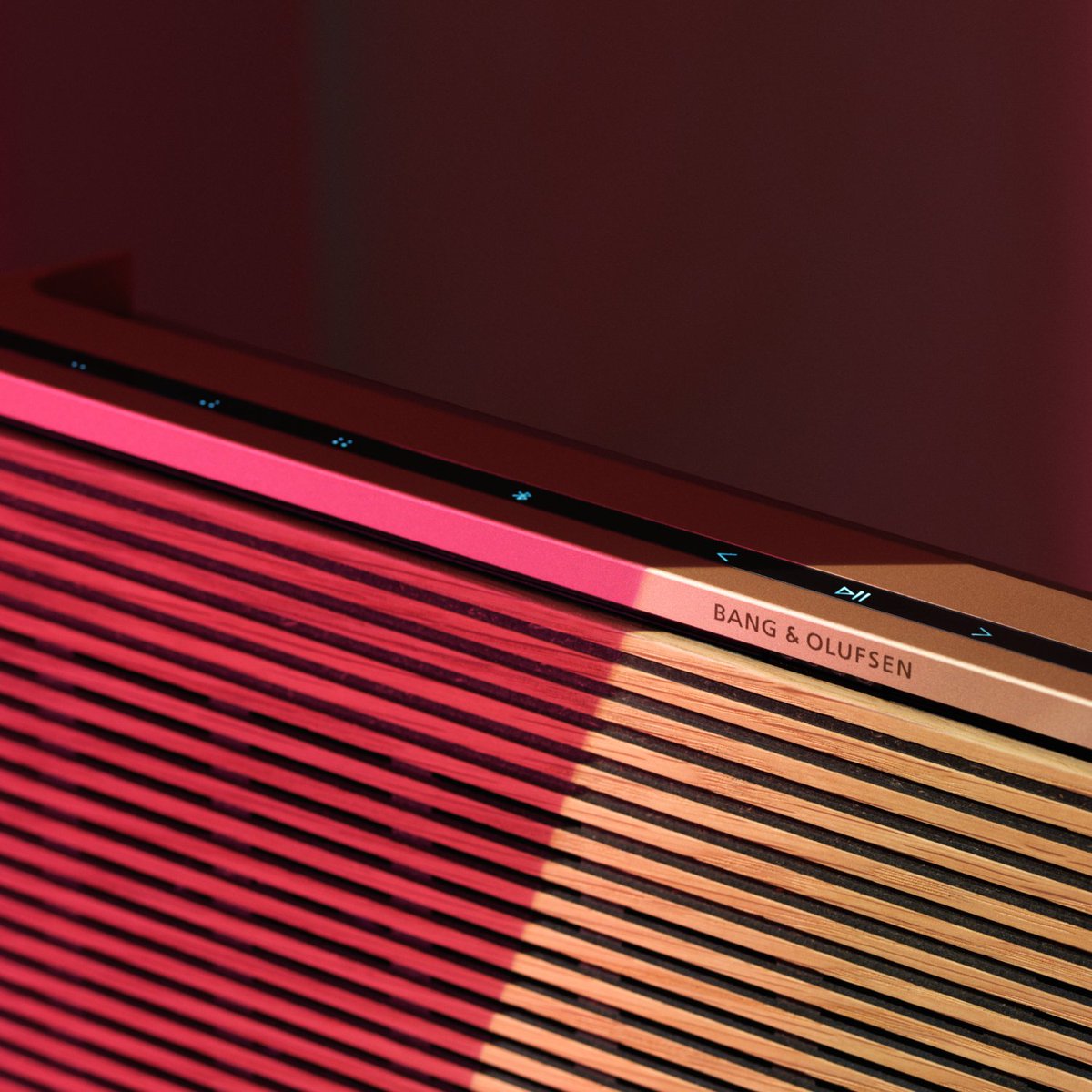 BangOlufsen's tweet photo. You move it, it moves you. Beosound Level puts the sound of home in your hands. Pick the perfect playlist and play your way.

#BeosoundLevel
#BangOlufsen https://t.co/11uAowNvZC