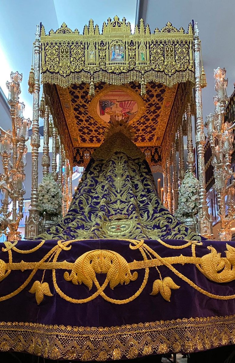 Las promesas más íntimas se realizan bajo tu manto. 

Un Martes menos! 💜

<a href="/hdadrescate/">Hermandad del Rescate</a> 
#gratiaplena 
#cofradiasmlg