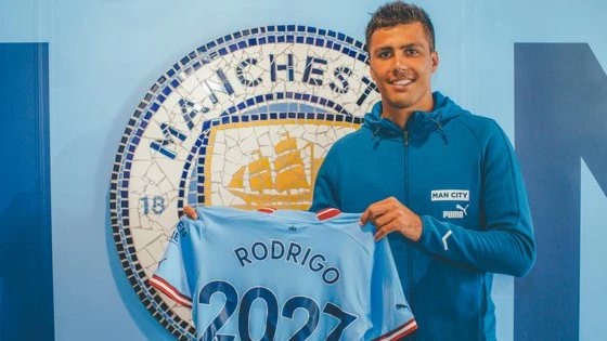 Goalfootballuk's tweet photo. He extend his life at Manchester City 
Rodri https://t.co/jCG2QEAzlc