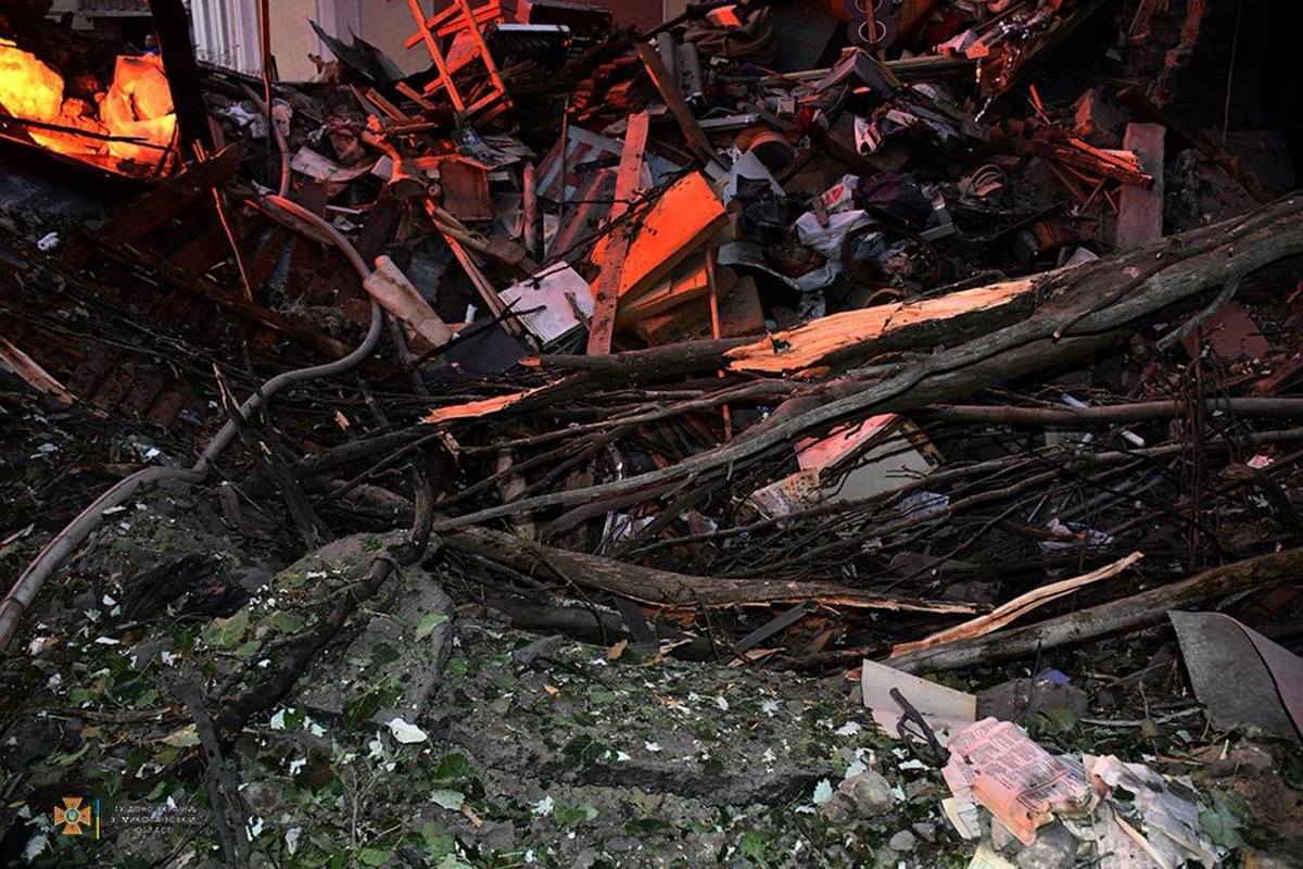 Stand with Ukraine tweet media