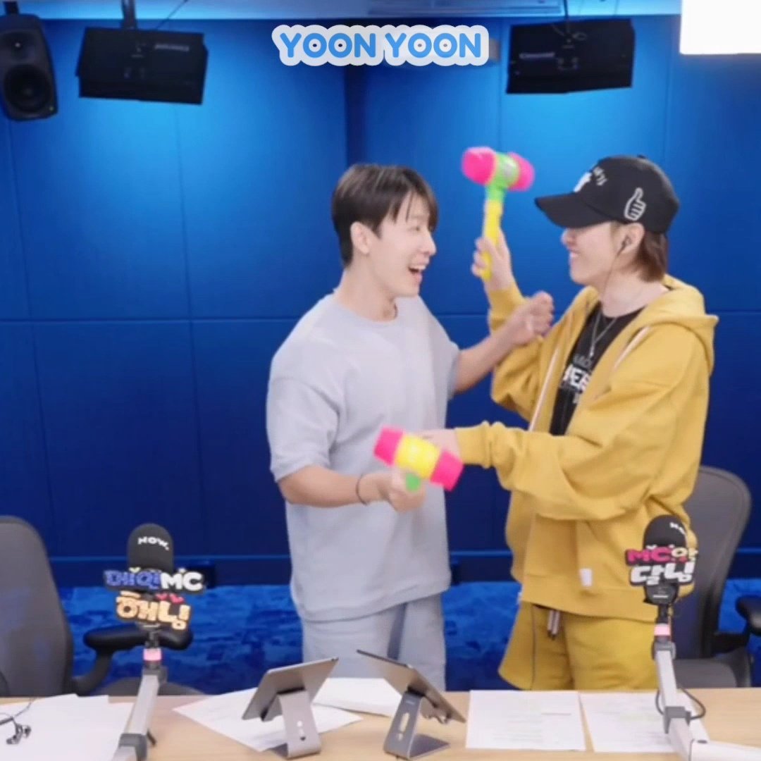 【絵文字クイズまとめ】
D&amp;E SHOW ep156 220706 日本語字幕
#DnE #デニショー #댸니쇼 #ドンヘ #ウニョク #SUPERJUNIOR  #SJ #SuperJuniorDnE
※動画や翻訳の無断使用、二次加工、画面録画や保存した動画の二次配布等禁止

⬇️
youtu.be/nuC-fTVHOk8