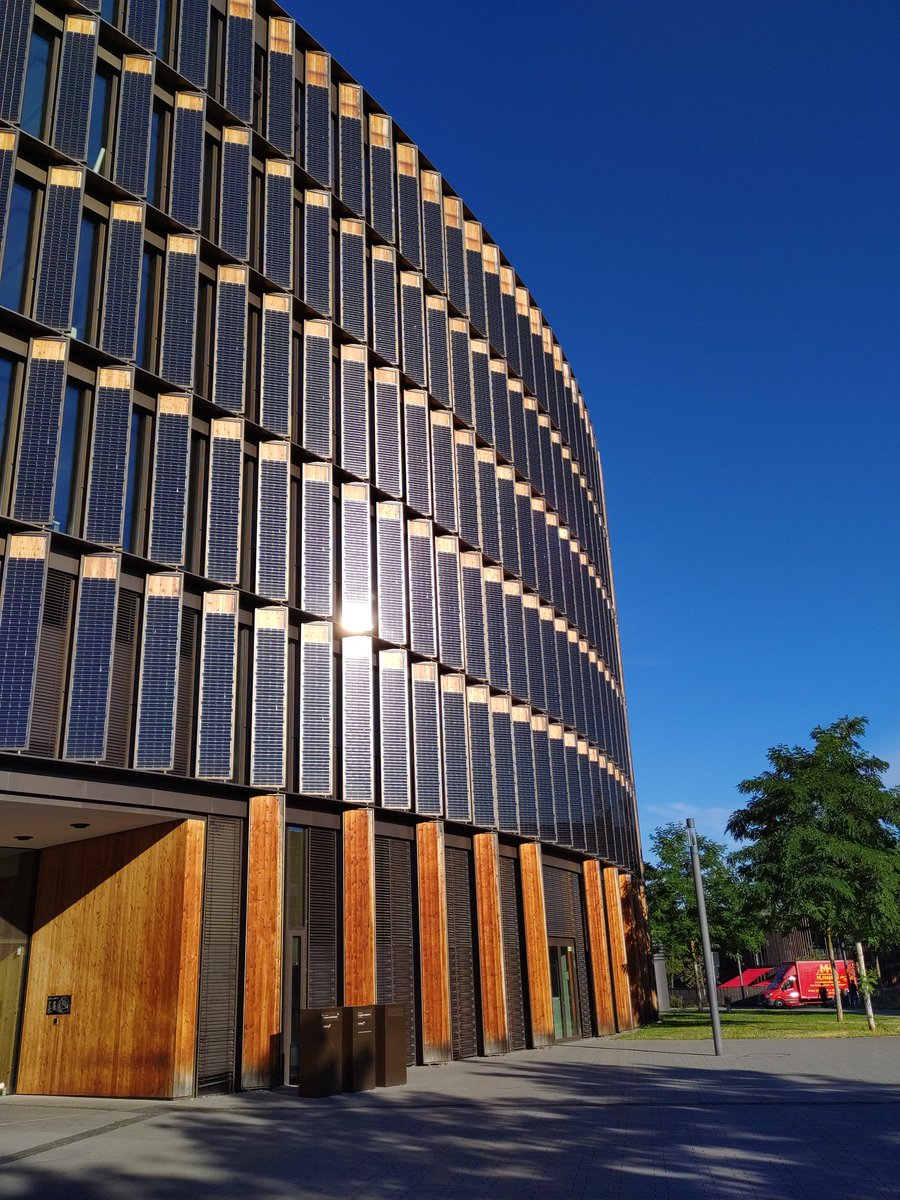 PV_Physicist's tweet image. Wow! So many solar panels!
Love the #solar façade of @freiburg's city hall!