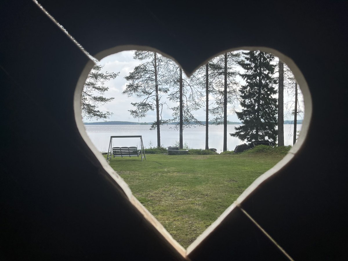 Hyvää kesää itse kullekkin! Nautitaan kesästä ja kärpäsistä ❤️ ylimääräiset härpättimet kiinni ja kirmaan itsekkin loman viettoon.#Summer2022 #kesäloma #puucee #kylläsetästä #thisisfinland