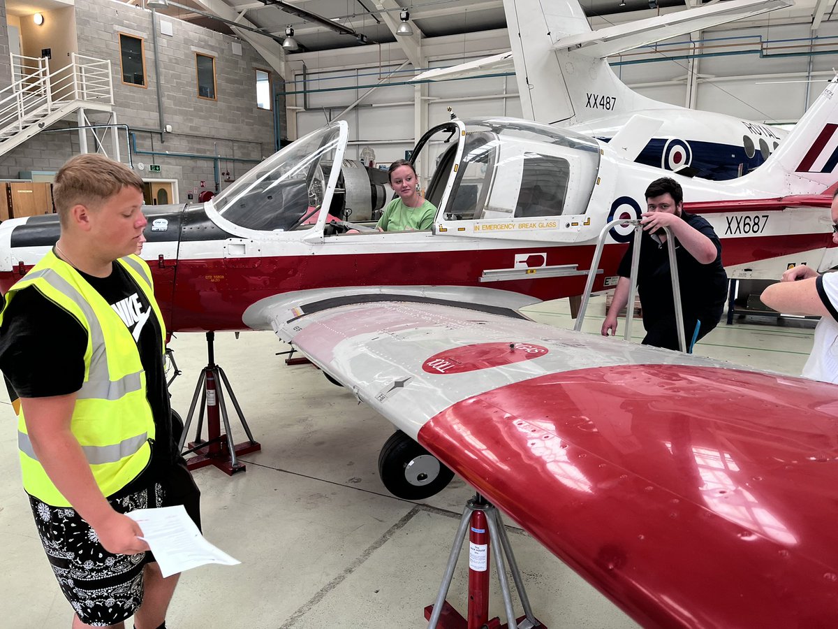 About to takeoff don’t think I put that on the risk assessment 😜👍🏻<a href="/CAVC/">Cardiff and Vale College | Coleg Caerdydd a’r Fro</a> <a href="/easternhighcdf/">Eastern High</a>