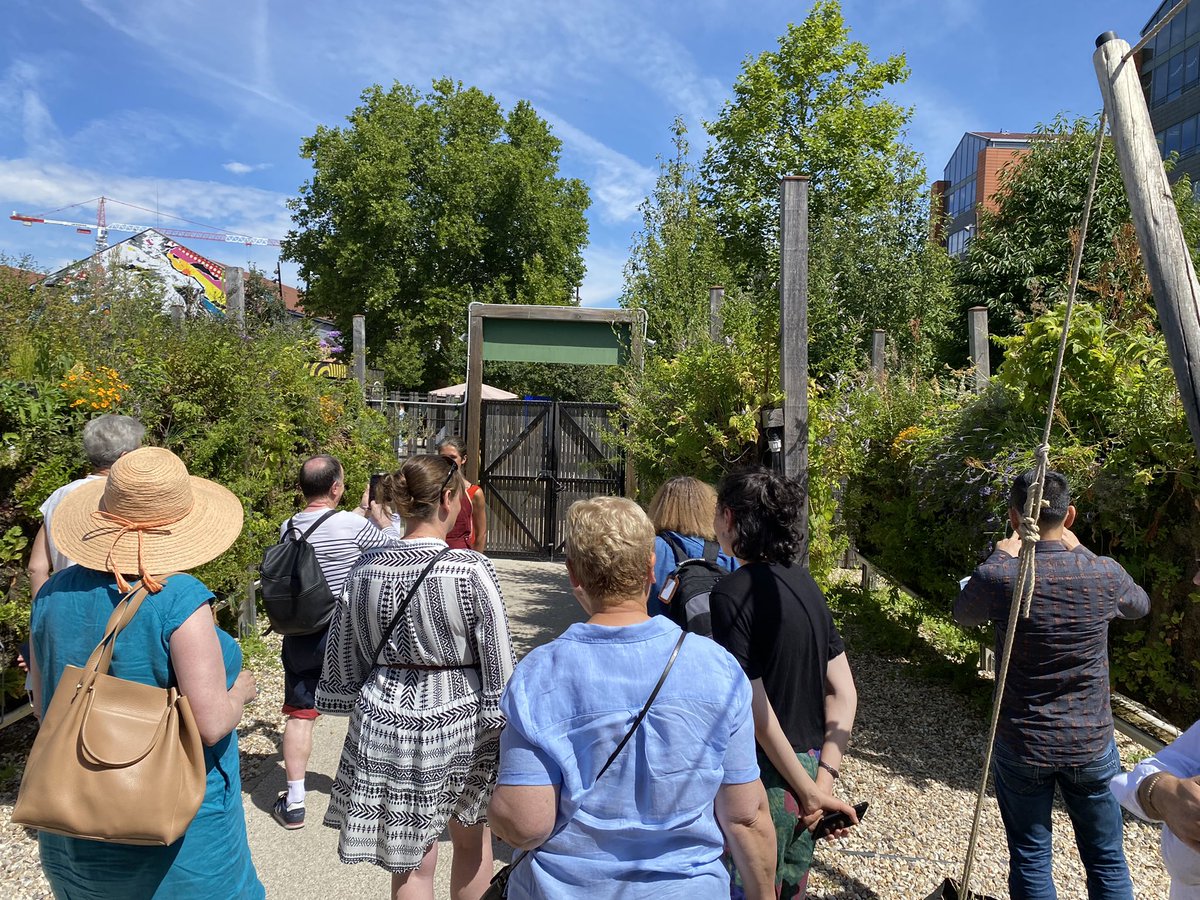 Aujourd’hui pour clôturer notre programme 2021-2022, le CAUE 93, dans le cadre de ses rendez-vous professionnels, a organisé la visite-dégustation à la ferme aquaponique Farmhouse Aubervilliers avec <a href="/Icade_Officiel/">Icade</a> et @souslesfraises
#agricultureurbaine
#natureenville