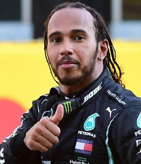 SergioAJBarrett's tweet photo. Foi acatado o pedido de indenização no valor de R$ 10 milhões, a ser pago por Piquet a Lewis Hamilton. 
Está de bom tamanho? https://t.co/JEDqysAOVE