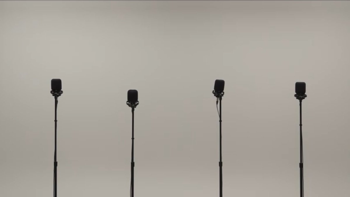 deputyhoony's tweet photo. guess who just by the height of the mic  😭😂 https://t.co/RvbCHQgBco