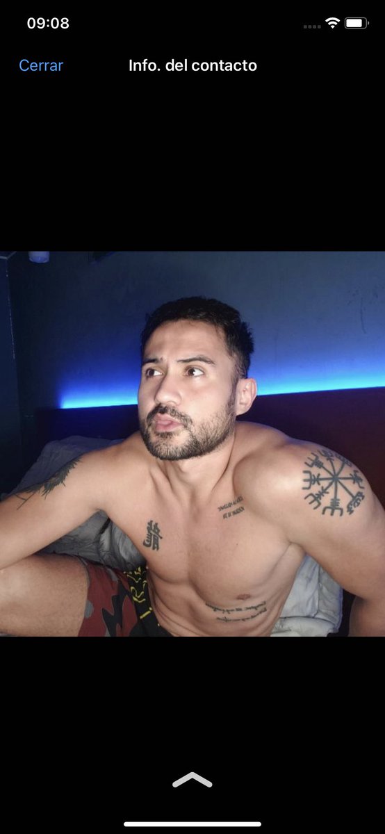 lapacha_'s tweet photo. Claro que le bloquee pero antes si alguien le conoce a este ridiculo no es la primera vez que me escribe de esta forma. No se quien carajos es pero de un ex trabajo había conseguido mi nro y lo sigue haciendo a pesar de los bloqueos. De tes ta ble. https://t.co/W1LozaoU28