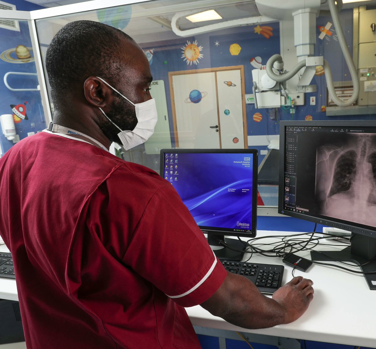 PHU are looking to expand the Radiography Team and are recruiting Band 5 Radiographers, with a passion for plain film. An excellent opportunity to welcome student radiographers who are due to qualify in spring/summer 2021 to join our family! buff.ly/3c4nOBD
