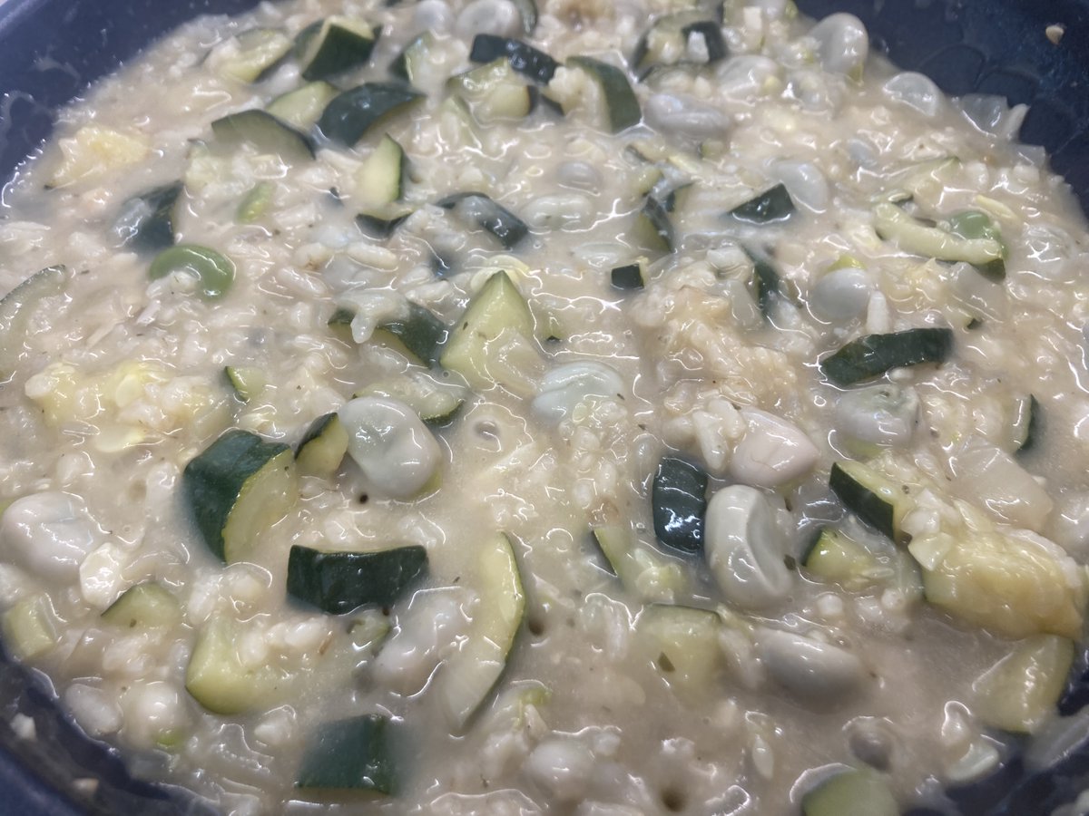 Last week at our community kitchen cooking class we made a delicious Broad Bean and Courgette Risotto!

Thanks to our Community gardeners for harvesting the produce which was turned into tasty, local, seasonal and healthy lunch! 

#ghcommunitykitchen #zerowastecooking