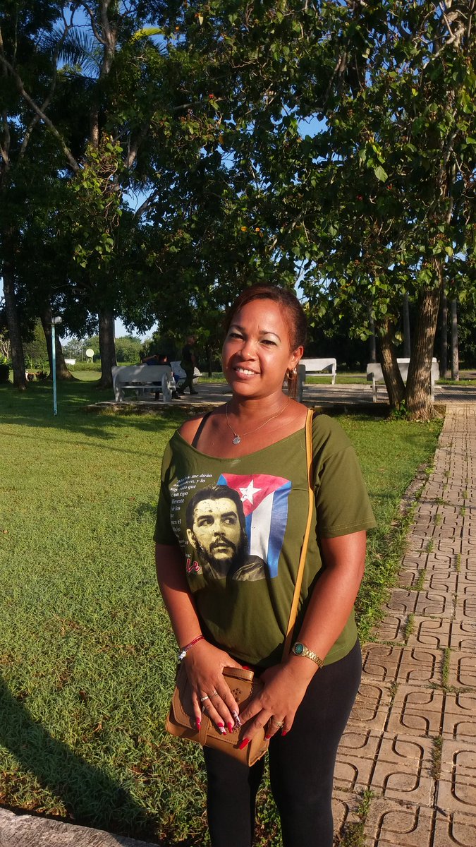 david_samon's tweet photo. Se siguen sumando amistades y gente buena al challenge #SacaTuPuloverComunista. Es que la #RevolucionCubana la defendemos por amor.
#CubaPorLaPaz 
#BasePorCuba 
#RedTocororo
@MilaXCuba @LeivaYosel @Aleon871 @Viltre2 @mo_yune @Borrego15059264 @CalzadaMileidy @ShadowsOfGreys https://t.co/uomF6nvTnt