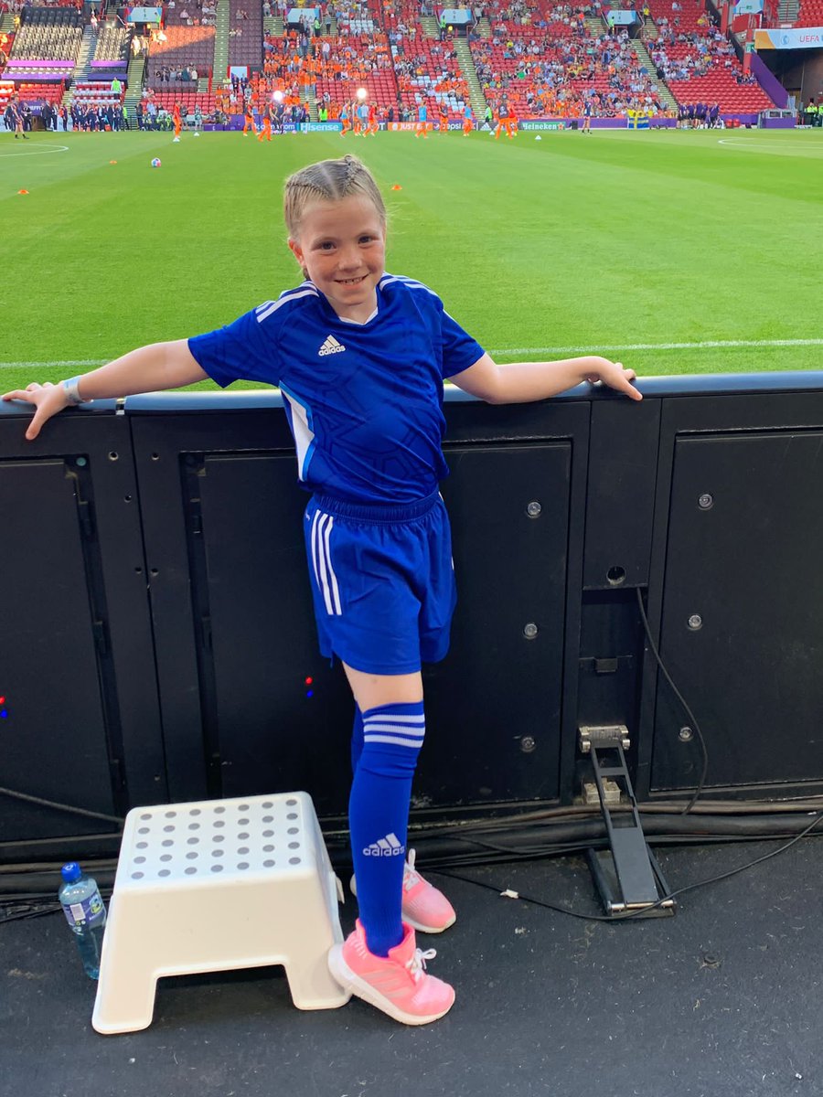 bear309's tweet photo. @BrunswickS13  Devon’s super proud to be a ball girl for the Womens Euros ⚽️⚽️⚽️ https://t.co/bQ2c1n8TlO