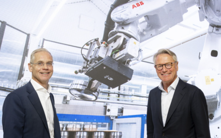 SKF en  ABB Robotics gaan de mogelijkheden voor een samenwerking op het gebied van de automatisering van productieprocessen onderzoeken en hebben zojuist het bijbehorende Memorandum of Understanding ondertekend. okt.to/bO6wqh