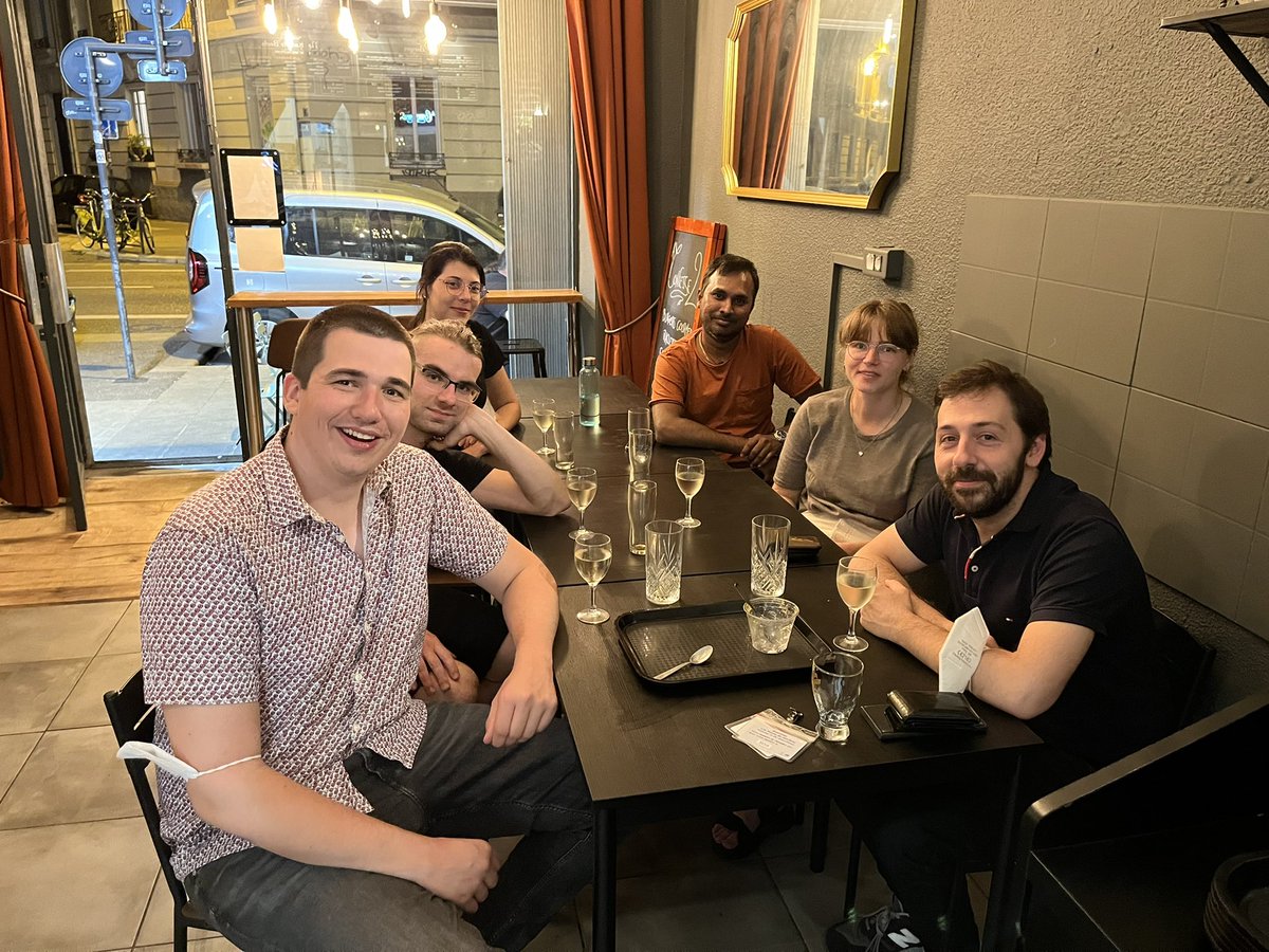 LarsKlemeyer's tweet photo. One week of collecting photons, on detectors and skins, is finished - now we will return to Hamburg with a lot of interesting data in our luggages. Thank you so much for this awesome beamtime here @esrfsynchrotron and for the amazing support @Dr_Saveleva_V 1/2 https://t.co/zxYjfy48FQ