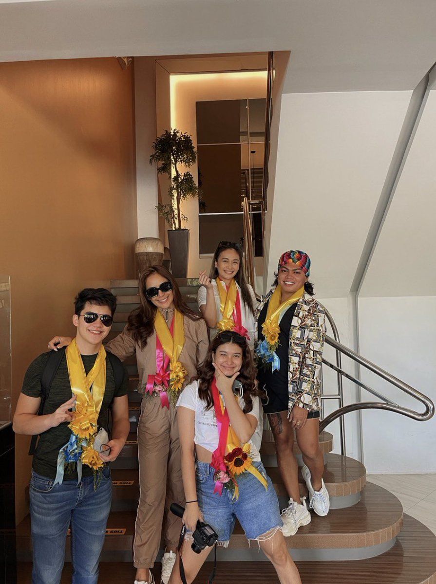 anjisalvacion's tweet photo. there’s reason in everything so blessed to have you all ❤️‍🔥 https://t.co/63QAWY1VHZ