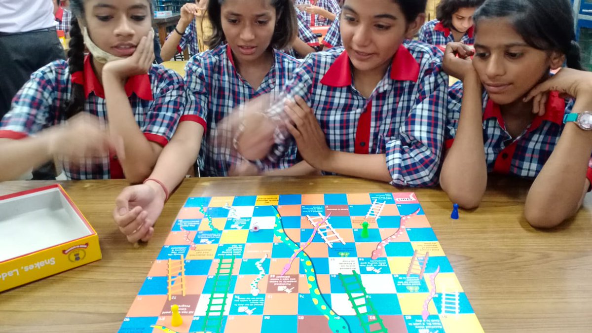 IncomeTaxUPWest's tweet photo. CCIT Ghaziabad, Sh. Krinwant Sahay organised board games for school children in Ghaziabad to inculcate the habits of paying due taxes honestly and filing ITR on time accurately.
#AzadiKaAmritMahotsav https://t.co/7j5Aw8rAiR
