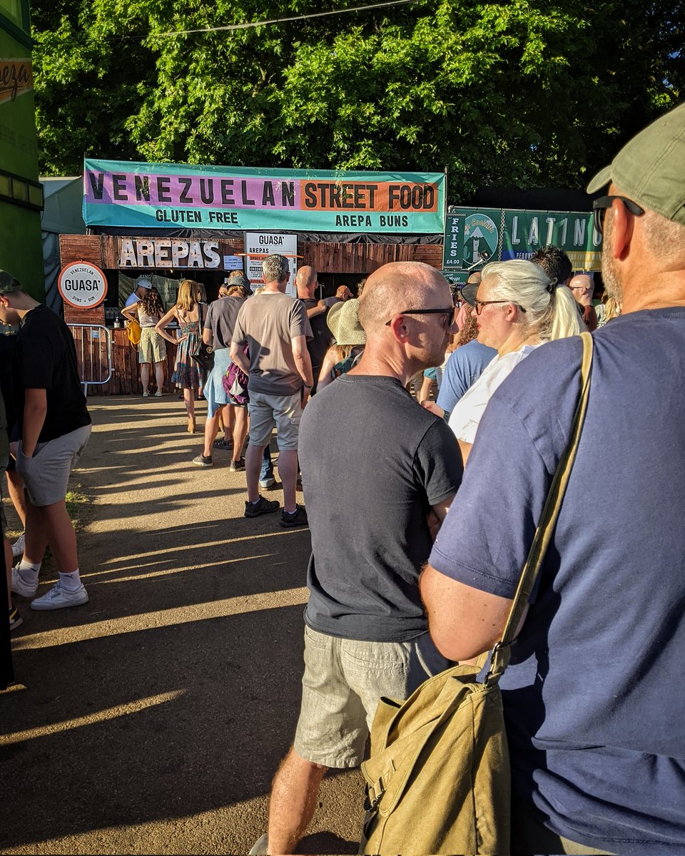 lobachevscki's tweet image. LAS COLAS PA' LAS AREPAS SE ESTÁN HACIENDO MAS LARGAS, GENTE.
instagram.com/p/Cf6Lt0fMuCu/…