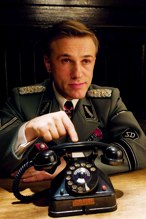 SDKoleksiyon's tweet photo. Hem ırkçı bir karakteri (Albay Hans Landa - Soysuzlar Çetesi) hem de anti-ırkçı bir karakteri (Dr. King Schultz - Zincirsiz) canlandırıp, iki rolle de Oskar kazanan Christoph Waltz. https://t.co/mW7AajTYOC